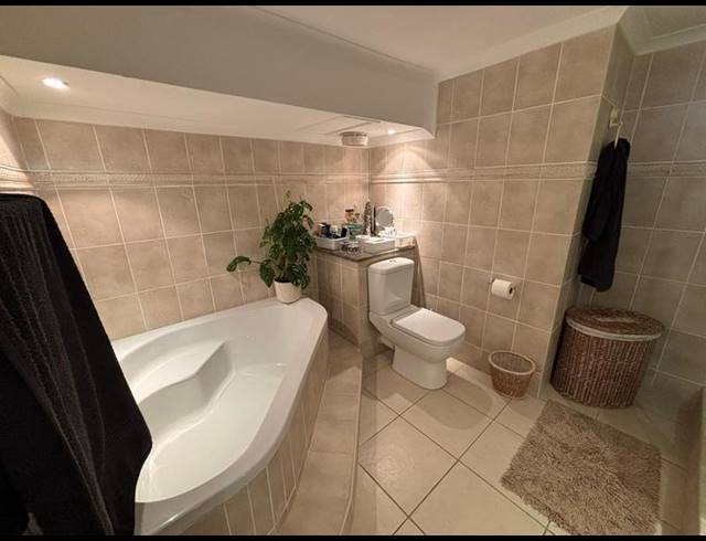 3 BEDROOM APARTMENT FOR SALE IN UMHLANGA ROCKS